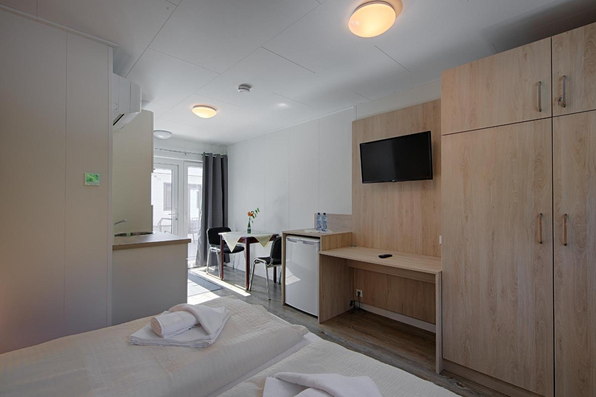 See Hotel Karlslust Chalets ชตอร์โคว์ ภายนอก รูปภาพ